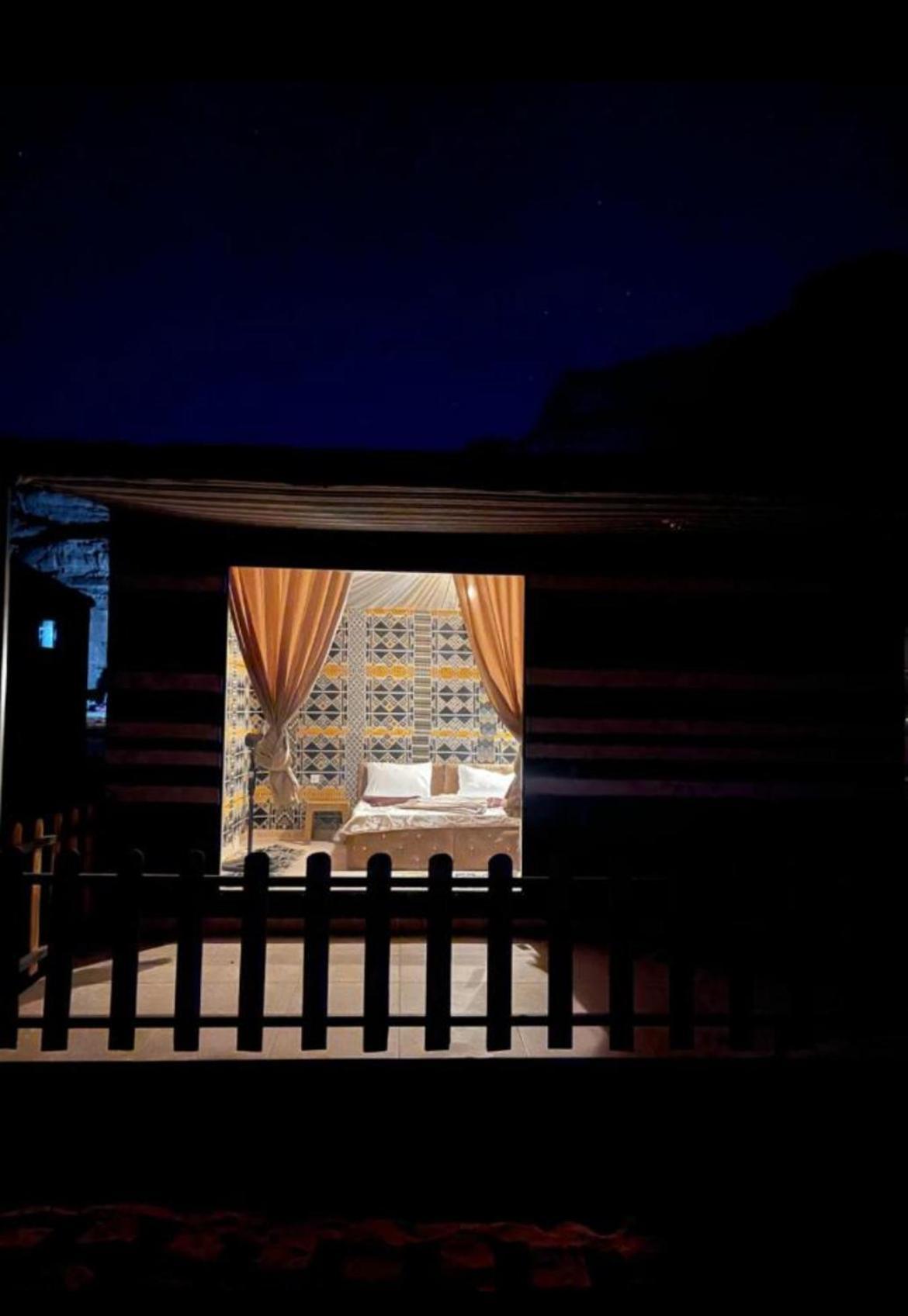 Wadi Rum Starlight Camp Hotel Екстериор снимка