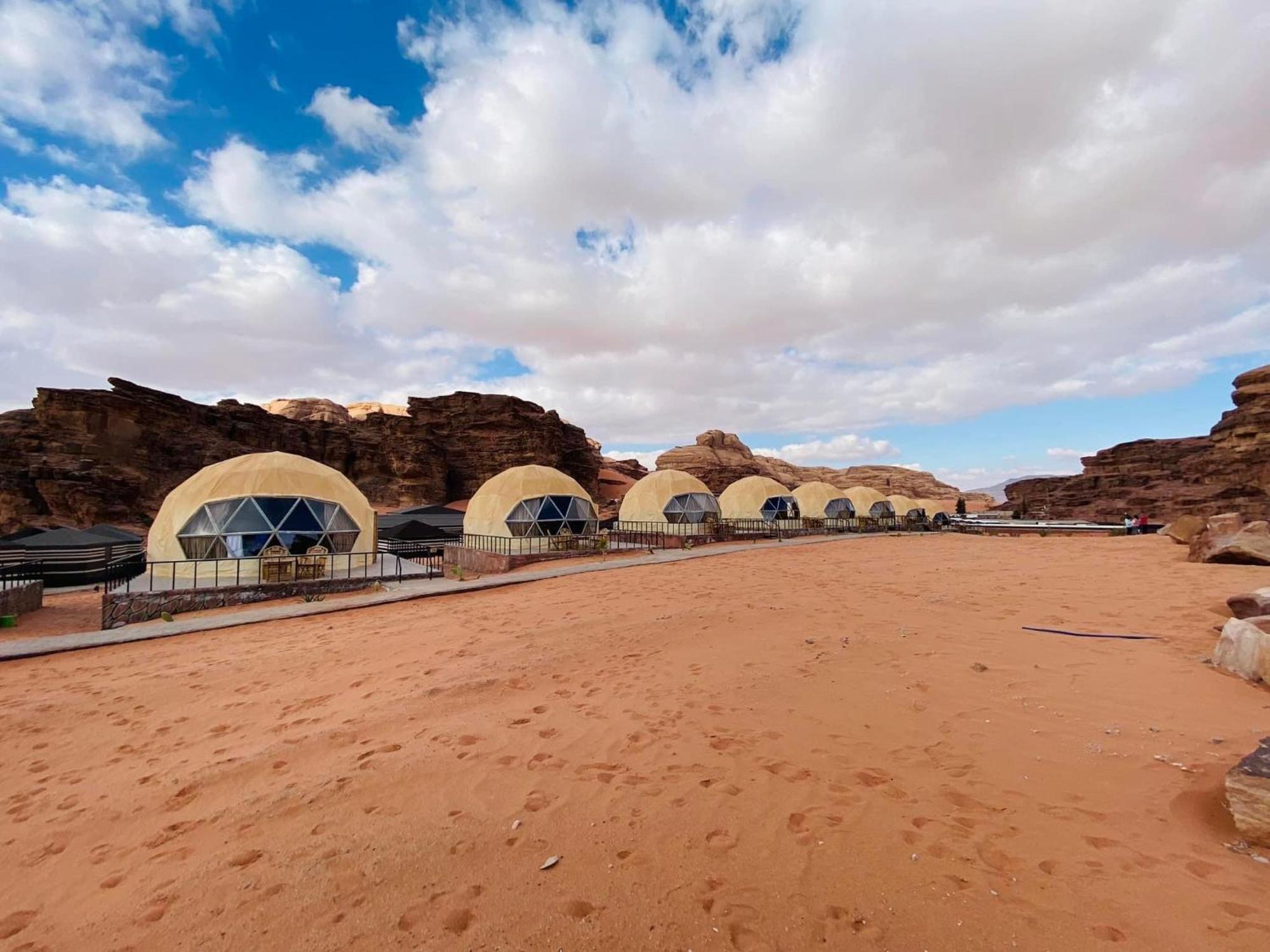 Wadi Rum Starlight Camp Hotel Екстериор снимка